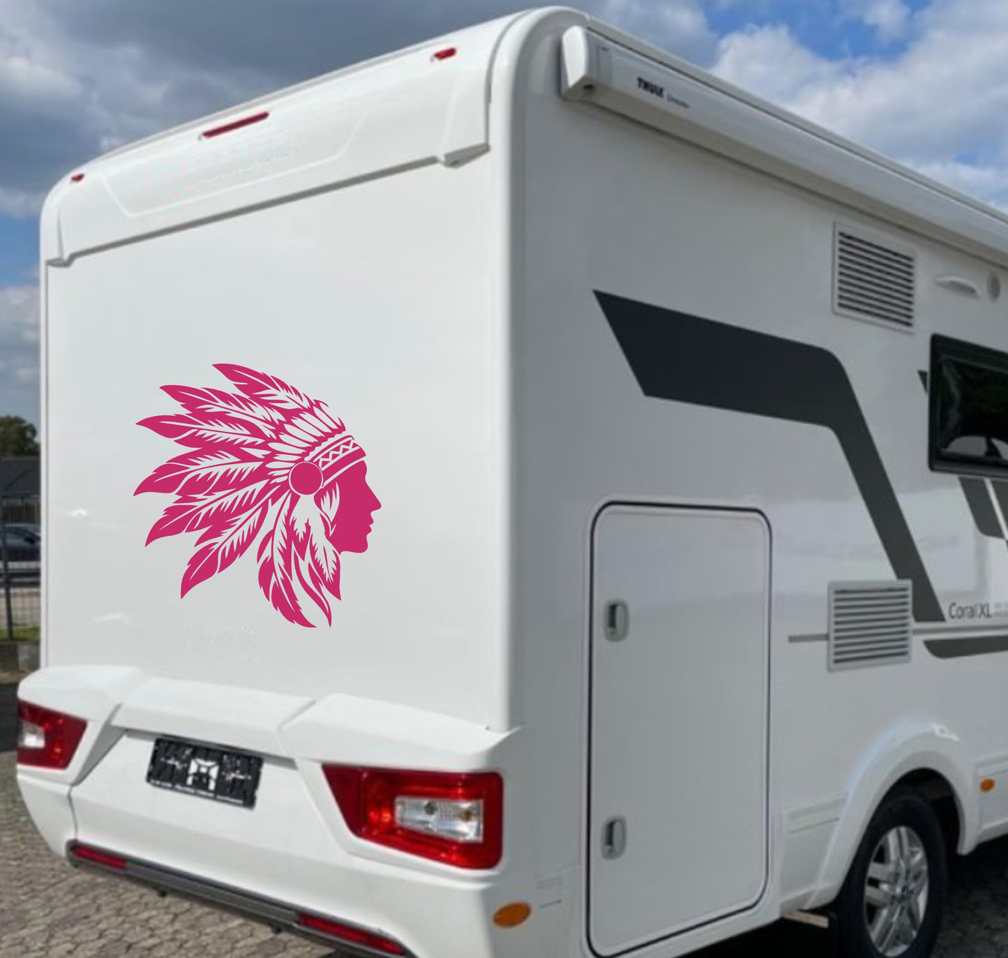 Adesivi stickers camper Indiano con piume frase frasi -caravan roulotte- accessori grafiche fiancata scegli colore cod. 0436 (cm 56 x60)
