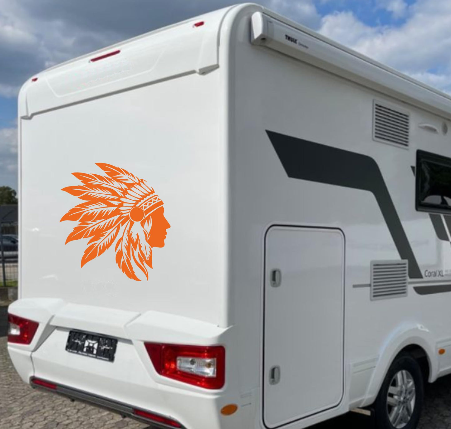 Adesivi stickers camper Indiano con piume frase frasi -caravan roulotte- accessori grafiche fiancata scegli colore cod. 0436 (cm 56 x60)