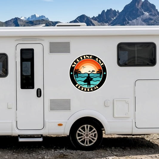 Adesivi Camper 'Surfing and Freedom', PVC Air Free, Rotondi, 50x50 cm, 2 Pezzi Stickers camper decalcomania 0467