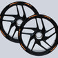DualColorStampe Strisce Adesive Cerchi Moto 17 Pollici – Set per 2 Ruote – Design Racing Arancione e Nero – Resistenti a Pioggia e Sole – Adesivi Ruote Moto Lucidi – Modello D0136