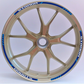 Strisce Adesive Cerchi Moto 17 Pollici – Set per 2 Ruote – Design Racing Bianco Blu e Nero – Resistenti a Pioggia e Sole – Adesivi Ruote Moto Lucidi – Modello D0138