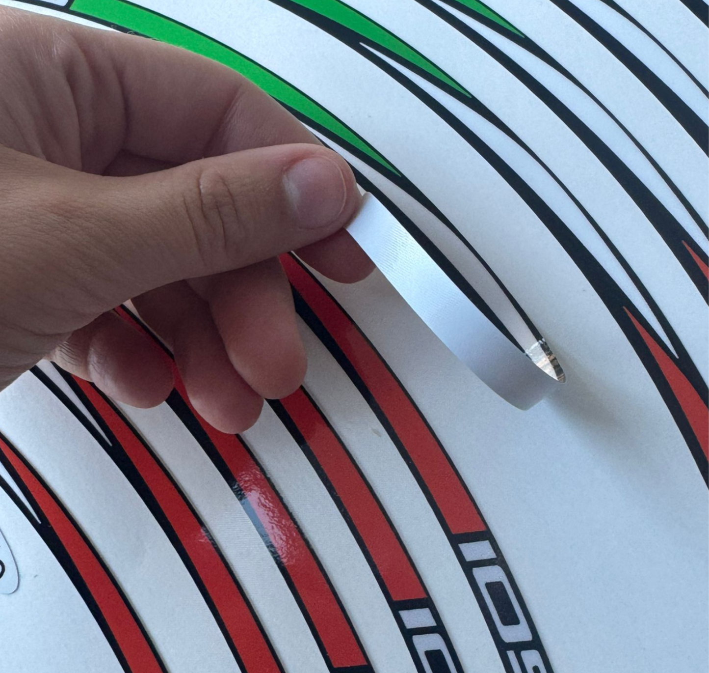 Adesivi Cerchi Moto Stampati – Set 10 Pezzi – Compatibili con Cerchi da 15" a 19" – Design Tricolore Rosso Verde Bianco – Scritta 1098 – Resistenti UV e Lavaggi D0154