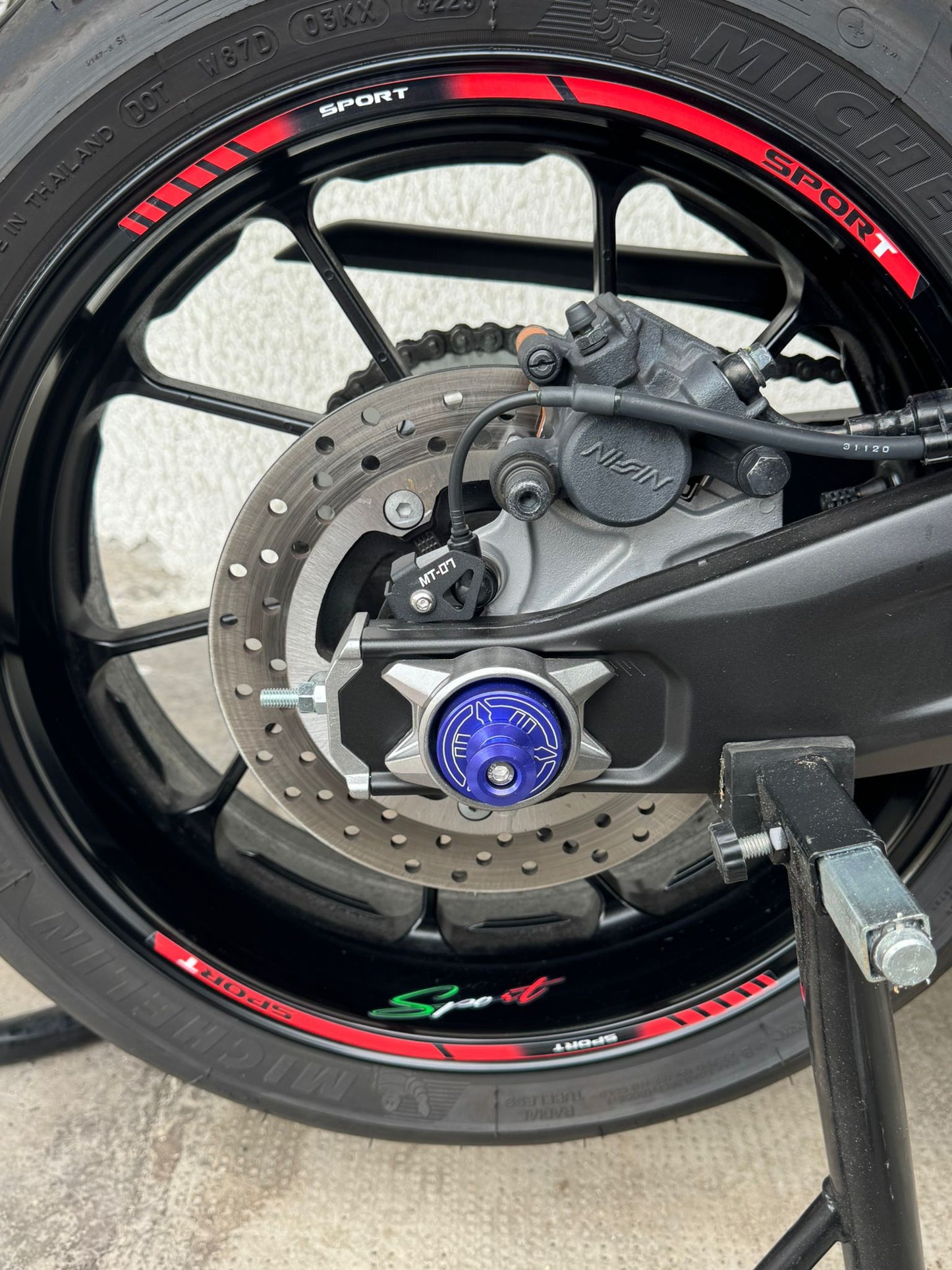 Set Completo Adesivi Strisce Cerchi Ruote Moto 17 Pollici Stripes + interno cerchi Filetto Cerchioni Gomme Race Sport Decal Racing Stickers Strips Universale D0151