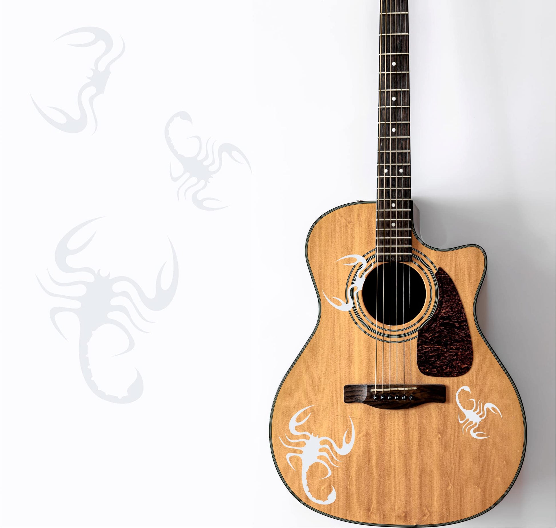 DualColorStampe Adesivi per chitarra classica acustica elettrica basso (kit da 3 pezzi) scorpione accessori per chitarra - X0011 a €15.99 solo da DualColorStampe